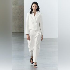 Cropped Double Breasted Blazer ZW Collection Size Large Oyster White. Stunning❣️